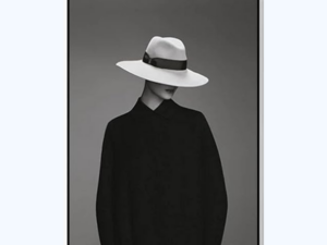 Tableau Mural Artistique Portrait Noir et Blanc avec Chapeau